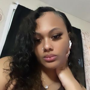 Meet your Posher, Yasmine